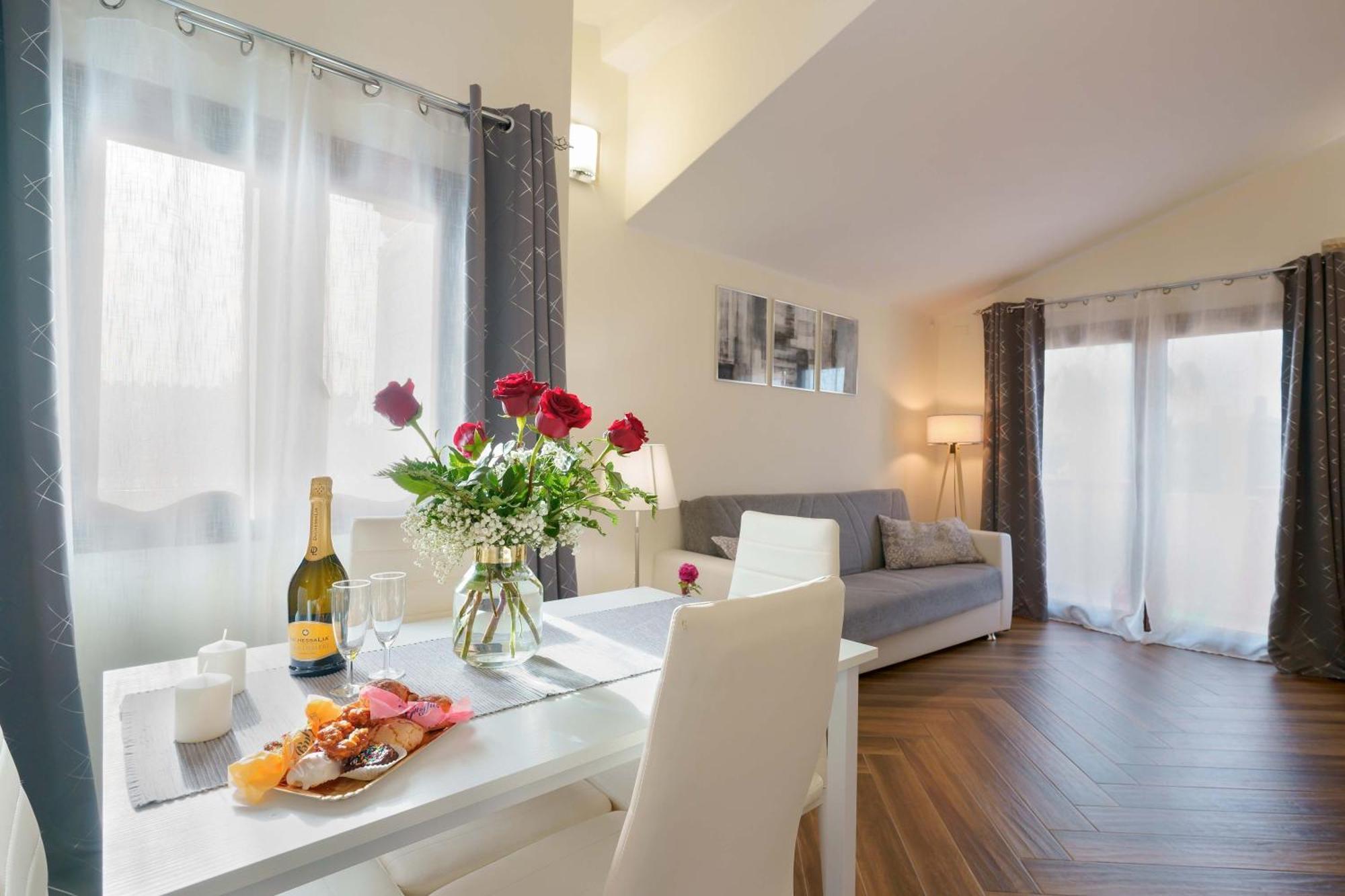 Exclusive Use Swimming Pool Available From June To September Cagliari Extérieur photo