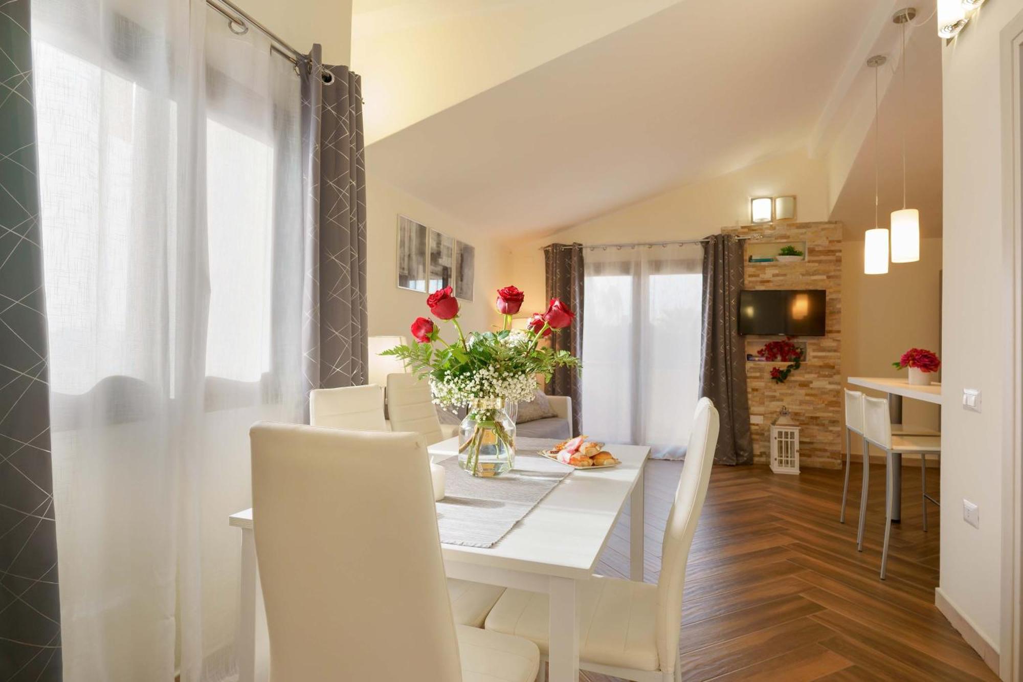 Exclusive Use Swimming Pool Available From June To September Cagliari Extérieur photo